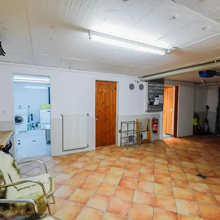 Alis - Grosses Chalet, Nahe Sportarena Und Skilift, Bis 9 Personen Leukerbad